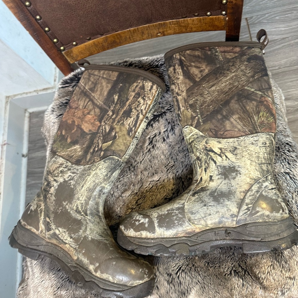 The Original Muck Boots Waterproof Insulated Mossy Oak Hunting Boots, M-8/W-9 - Picture 10 of 13